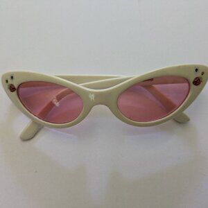 Quirky Vintage Cateye Sunglasses w Pink lenses Strawberries